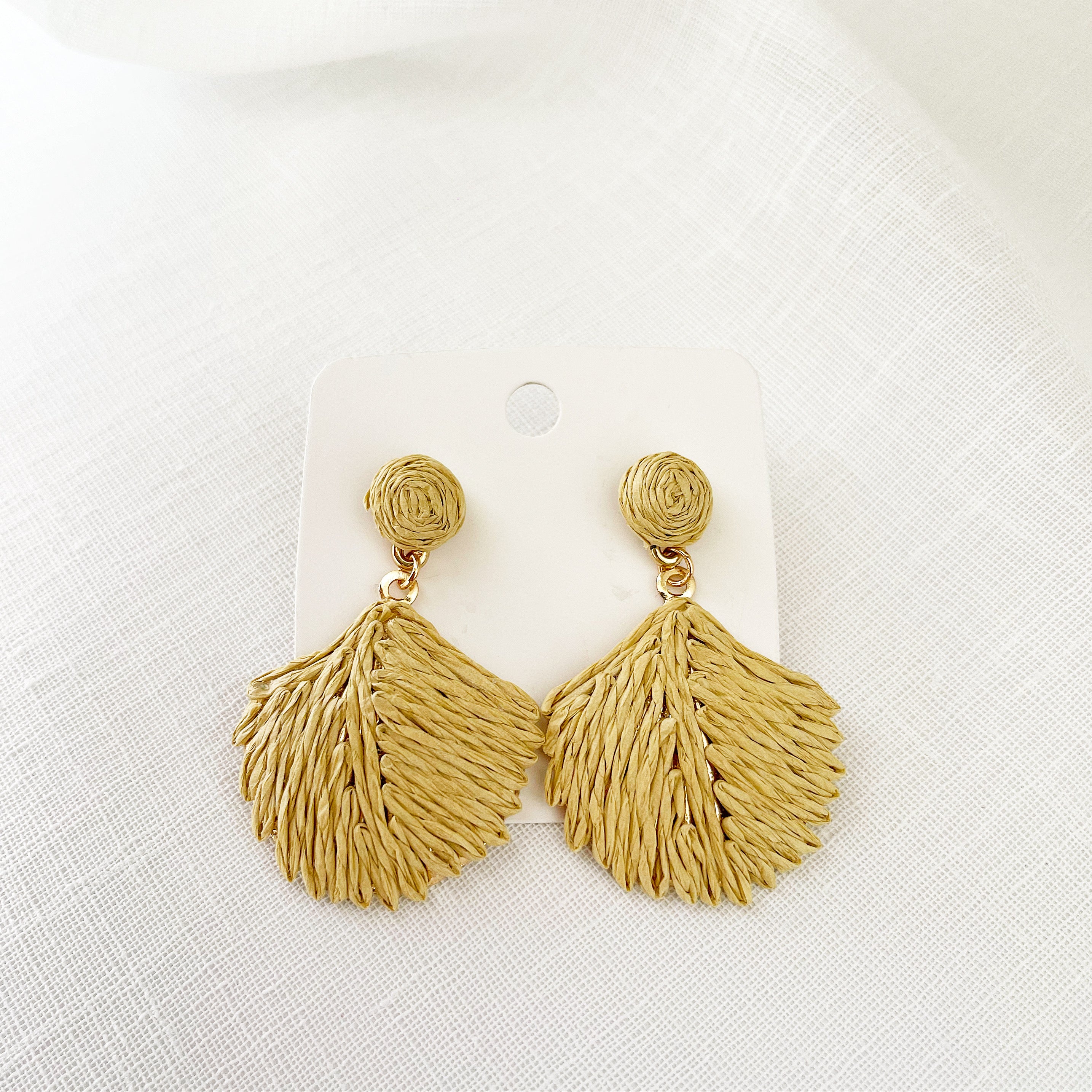 Beige Oyster Shell Earrings