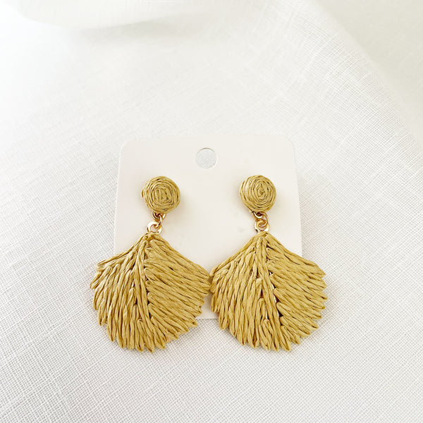 Beige Oyster Shell Earrings