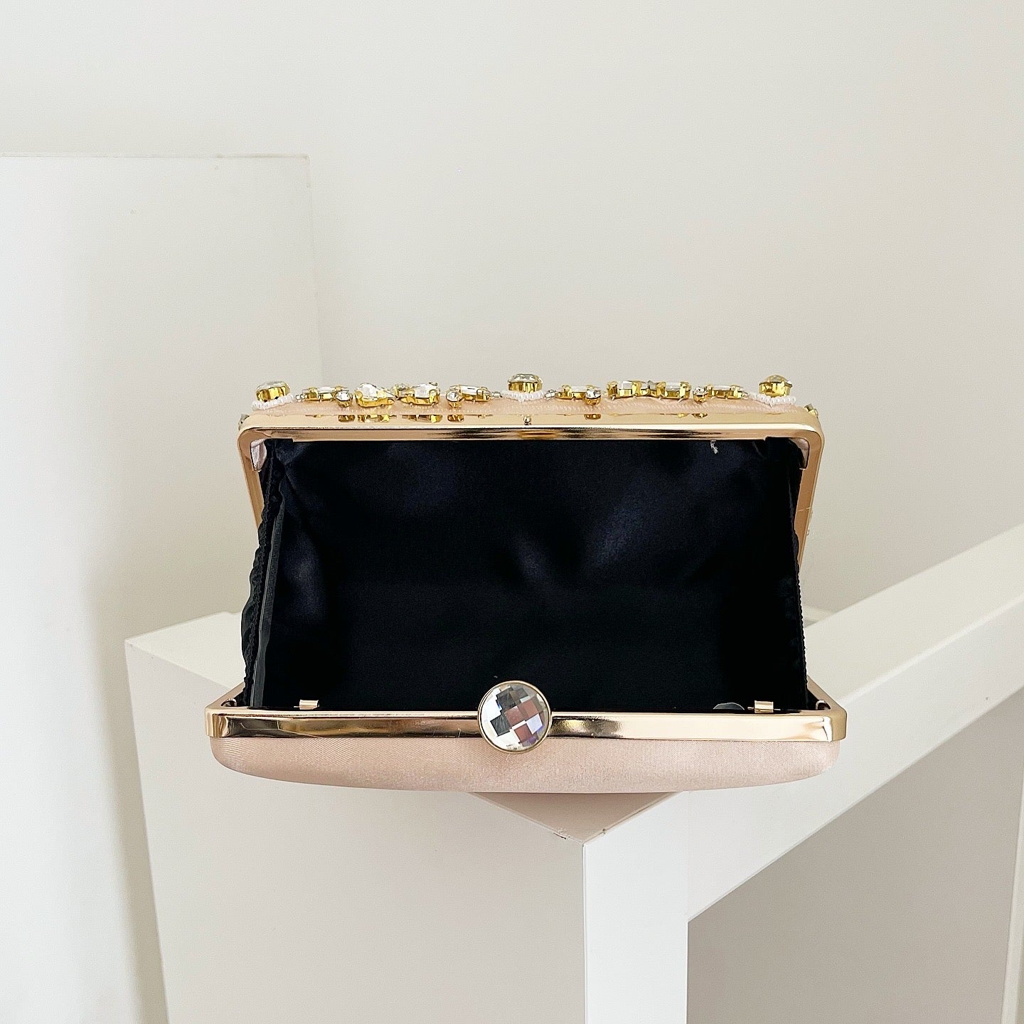 Rose Elyndra Clutch