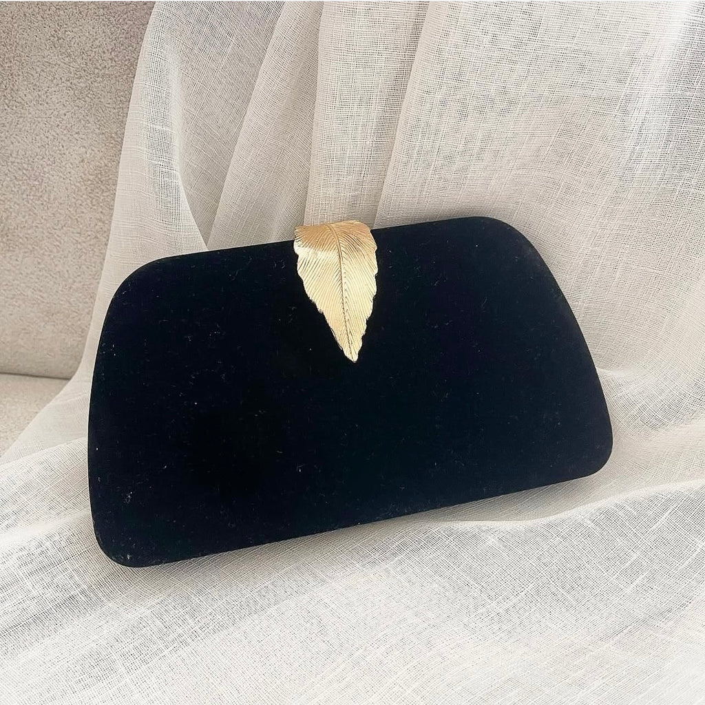 Black Velvet Élan Clutch