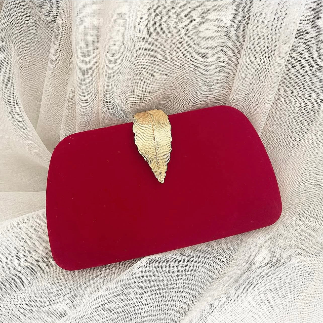 Red Velvet Élan Clutch