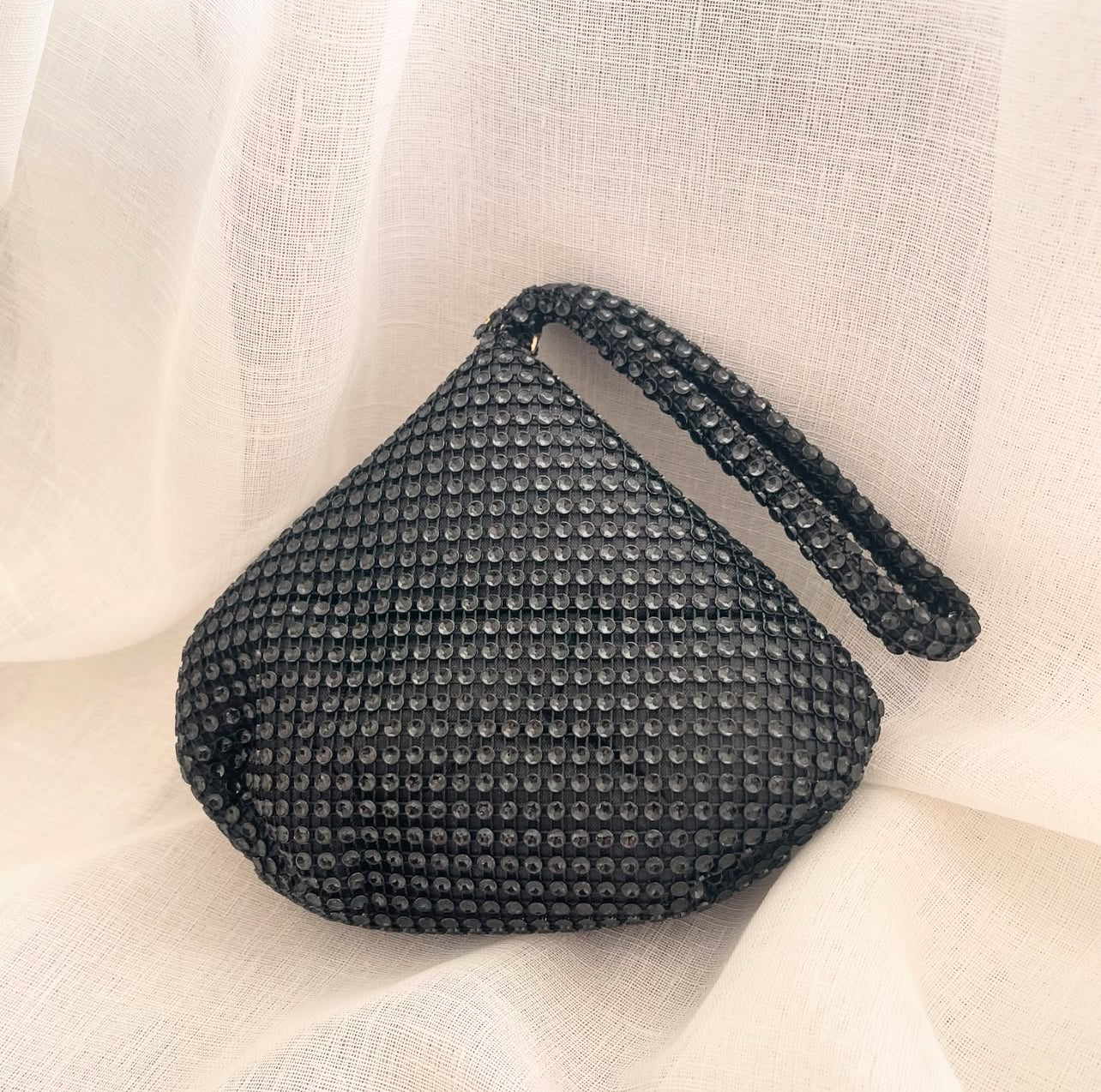 Black Avara Clutch
