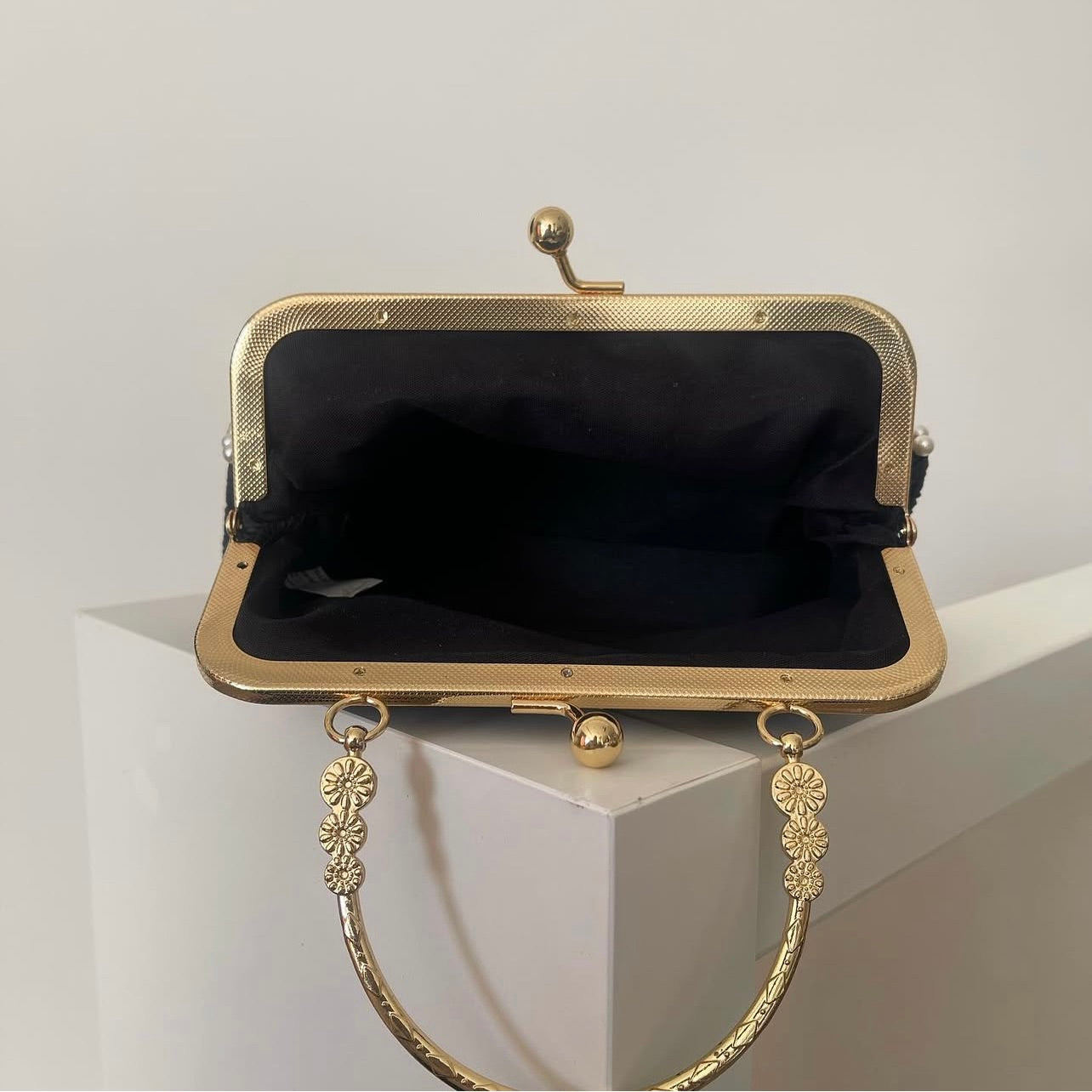 Black Cordelia Clutch